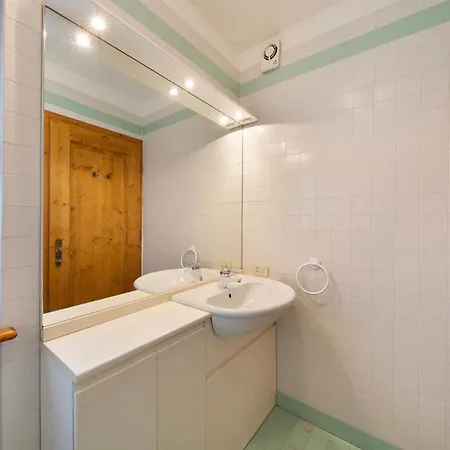 Michaela A Apartment *