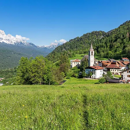 Michaela A Apartment Vinigo